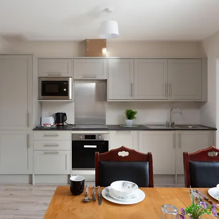 Flat 2 Garth House *