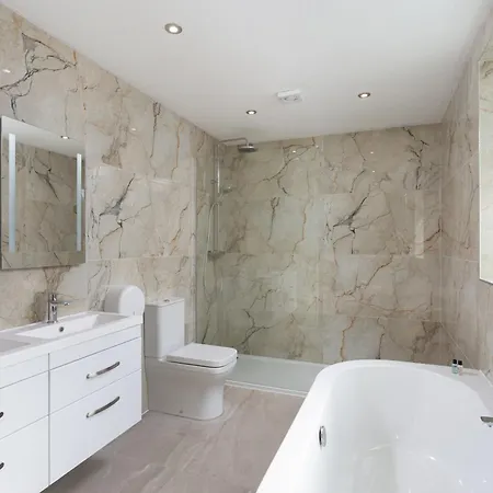 Flat 2 Garth House * Йорк