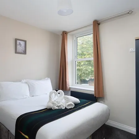 Апартаменты Flat 2 Garth House *