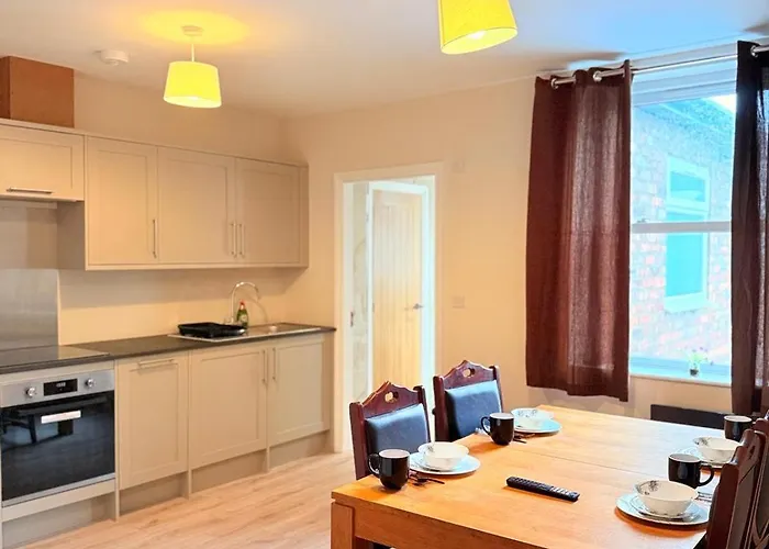 Flat 2 Garth House * Йорк